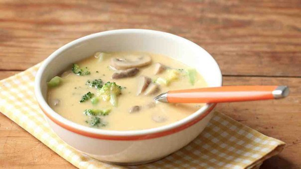 Сырный суп с шампиньонами и брокколи
