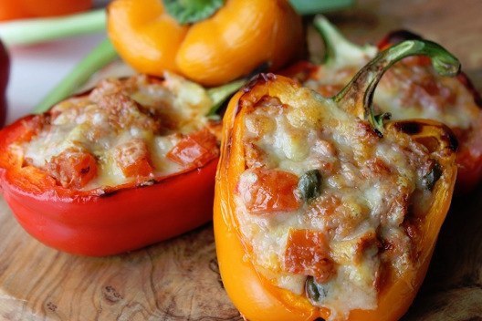 Перцы, фаршированные тунцом