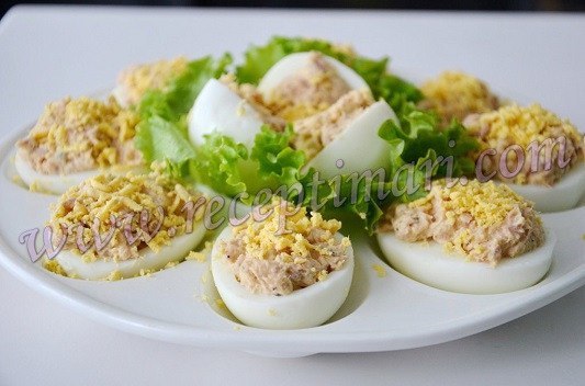 Яйца, фаршированные тунцом