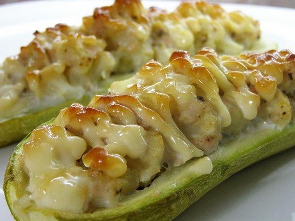 Кабачки фаршированные курицей