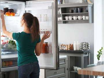 Неприятный запах в холодильнике? Узнай, как легко избаиться